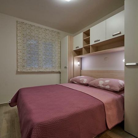 Appartement Apartman Jakov à Trogir Extérieur photo