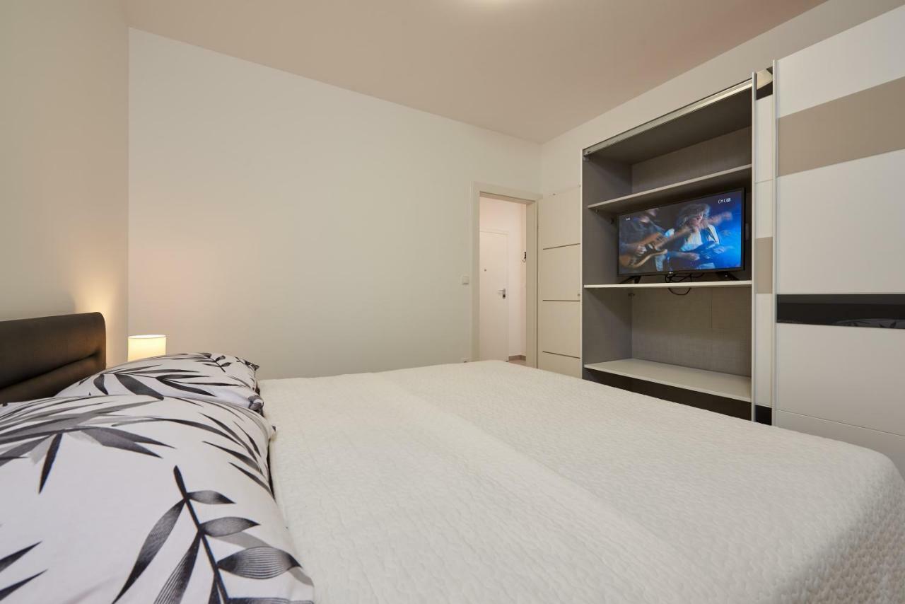 Appartement Apartman Jakov à Trogir Extérieur photo