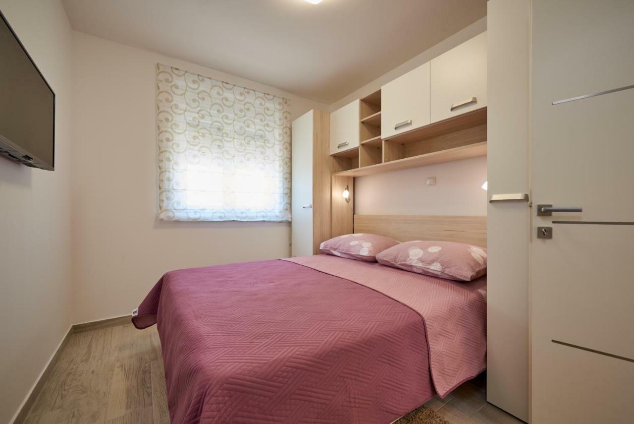 Appartement Apartman Jakov à Trogir Extérieur photo