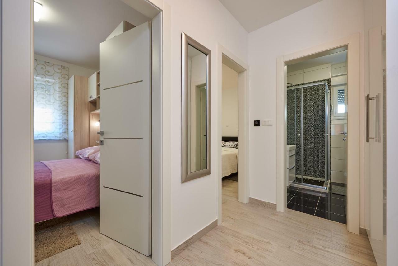 Appartement Apartman Jakov à Trogir Extérieur photo