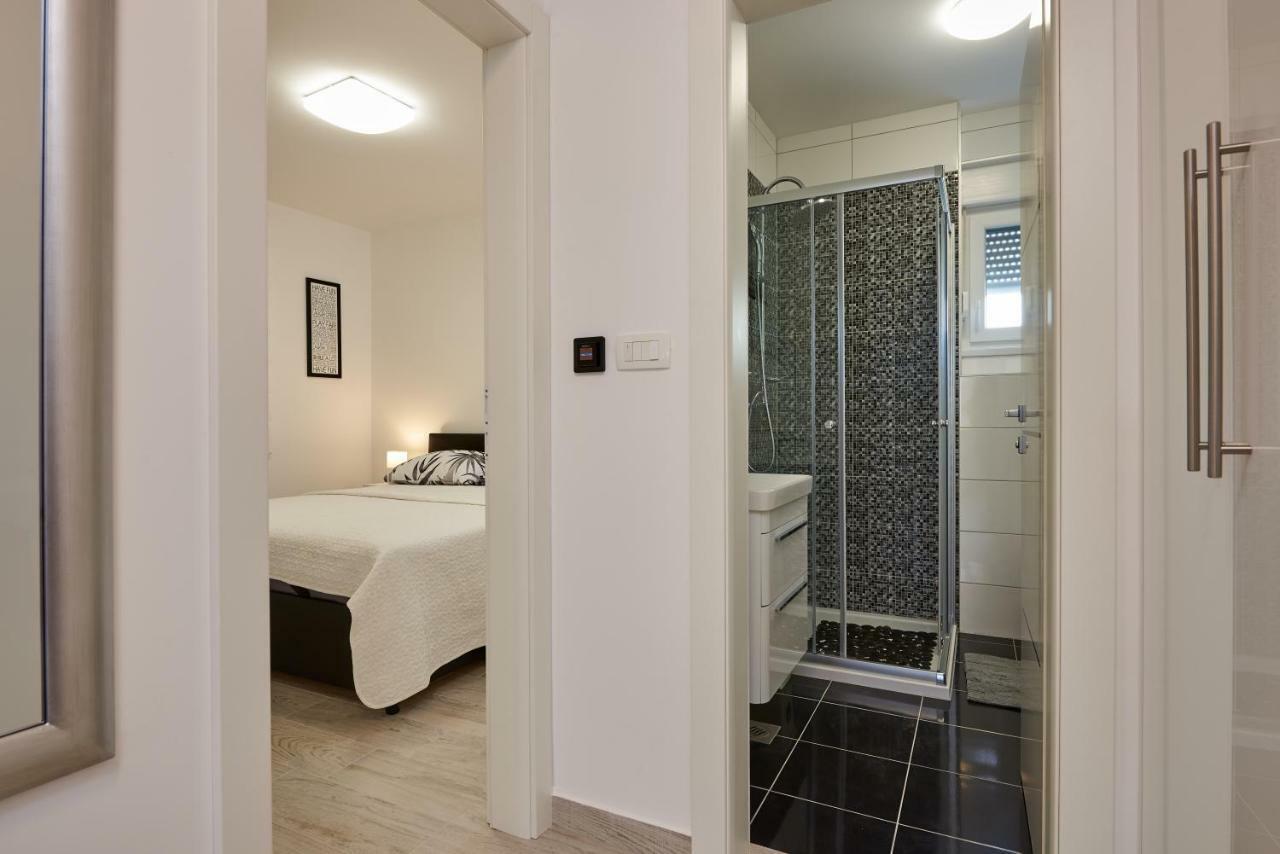Appartement Apartman Jakov à Trogir Extérieur photo