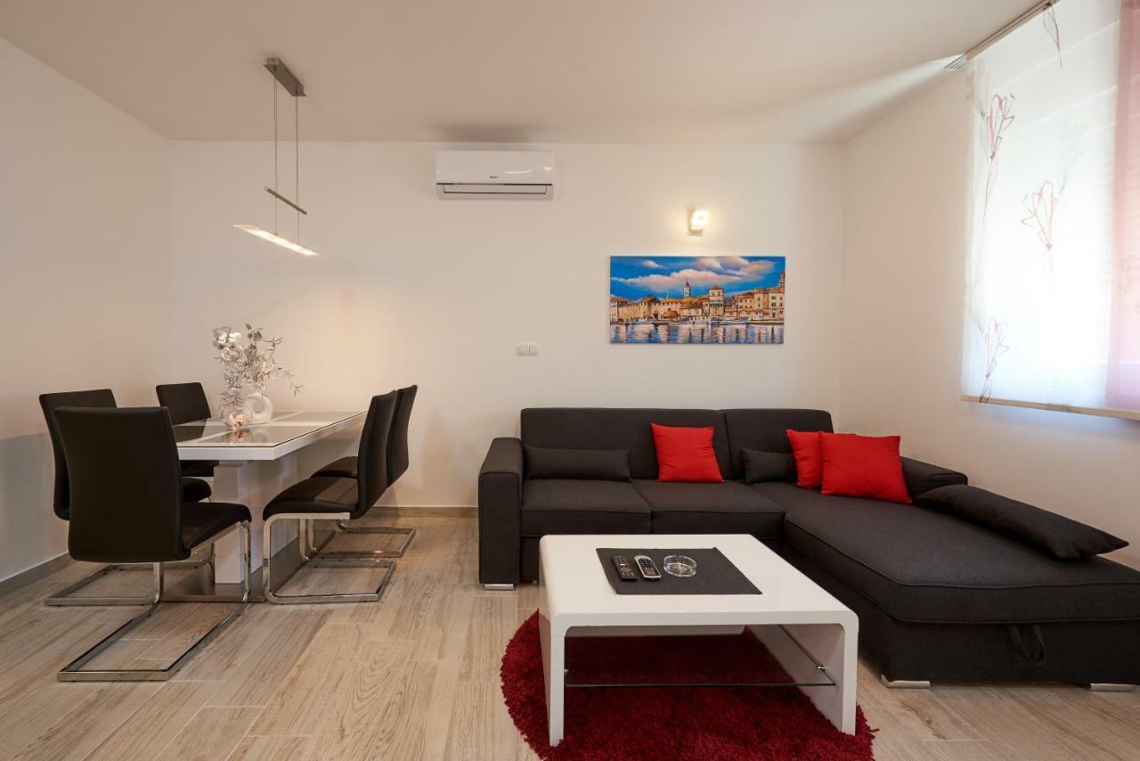 Appartement Apartman Jakov à Trogir Extérieur photo