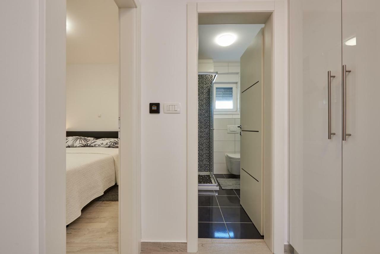 Appartement Apartman Jakov à Trogir Extérieur photo