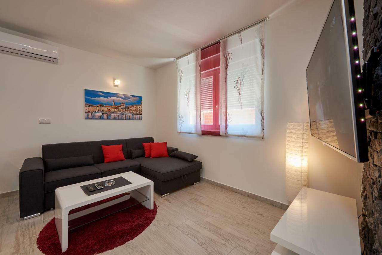 Appartement Apartman Jakov à Trogir Extérieur photo